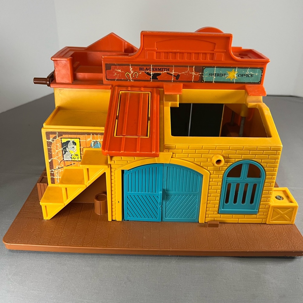 Vintage Fisher Price Little People  #934 Western Town 1982 Building Only(flaw)